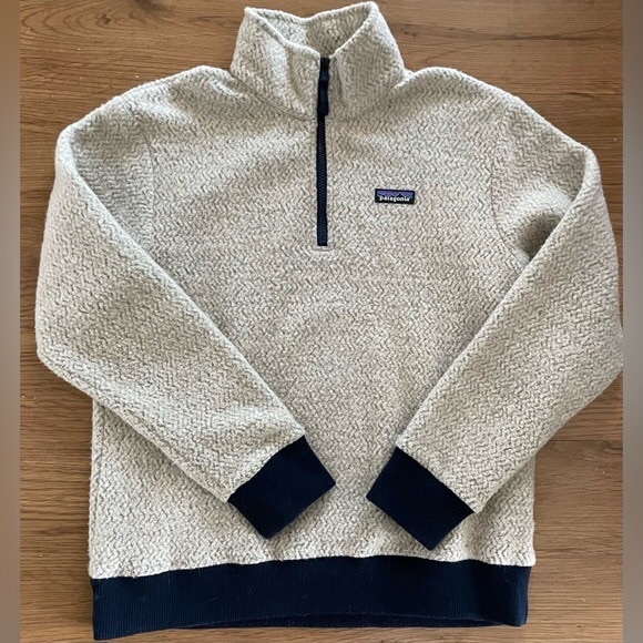 NWOT Patagonia Tan and Navy Woolyester Fleece Quarter Zip